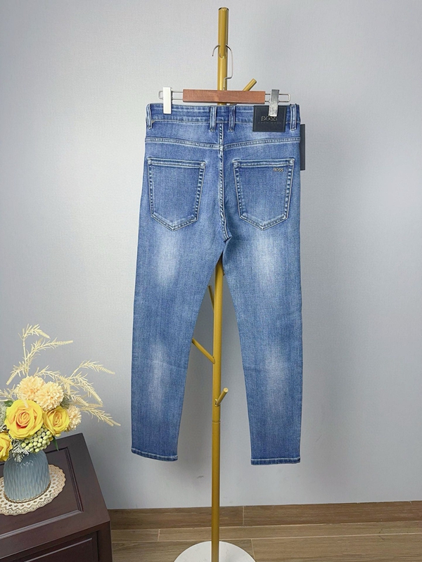 ブランドジーンズ背面デザイン